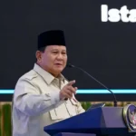 Prabowo Subianto memberikan taklimat kepada para peserta Rapat Pimpinan (Rapim) TNI dan Polri di Istana Merdeka, Jakarta, Selasa (4/2/2026). Foto: sekretariat.kabinet/instagram.