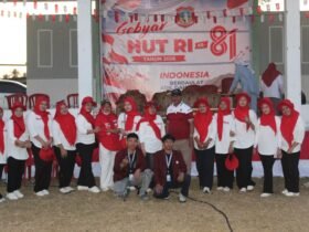 Semarak HUT ke-81 RI di Kecamatan Bongomeme turut diwarnai aksi ibu-ibu PKK dan aparat Desa Huntulohulawa dalam lomba gerak jalan. Tampil kompak dan penuh semangat, mereka membawa pesan tentang kebersamaan, gotong royong, serta peran perempuan dalam pembangunan desa. Senin, (17/8).Foto: Dok istimewa.