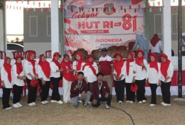 Semarak HUT ke-81 RI di Kecamatan Bongomeme turut diwarnai aksi ibu-ibu PKK dan aparat Desa Huntulohulawa dalam lomba gerak jalan. Tampil kompak dan penuh semangat, mereka membawa pesan tentang kebersamaan, gotong royong, serta peran perempuan dalam pembangunan desa. Senin, (17/8).Foto: Dok istimewa.