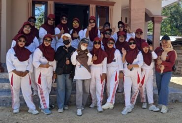 Semarak HUT ke-81 RI di Kecamatan Bongomeme turut diramaikan Pemerintah Desa Owalanga lewat lomba gerak jalan. Kegiatan ini menjadi momentum memperkuat kekompakan, silaturahmi, dan semangat gotong royong dalam membangun desa. Minggu. (16/8). Foto: Dok istimewa.