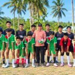 Turnamen Mini Soccer U-15 di Desa Molopatodu, Bongomeme, menjadi wadah bagi talenta muda mengasah kemampuan sekaligus menumbuhkan sportivitas dan kekompakan. Minggu, (16/8). Foto: Dok istimewa.