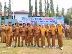 Kepala Desa Liyoto, Kecamatan Bongomeme, Imran Ahyar, mengikuti apel besar pada Senin (5/10/2026). Kegiatan ini menjadi momentum memperkuat disiplin, kekompakan, dan sinergi pemerintahan desa dalam meningkatkan pelayanan kepada masyarakat.